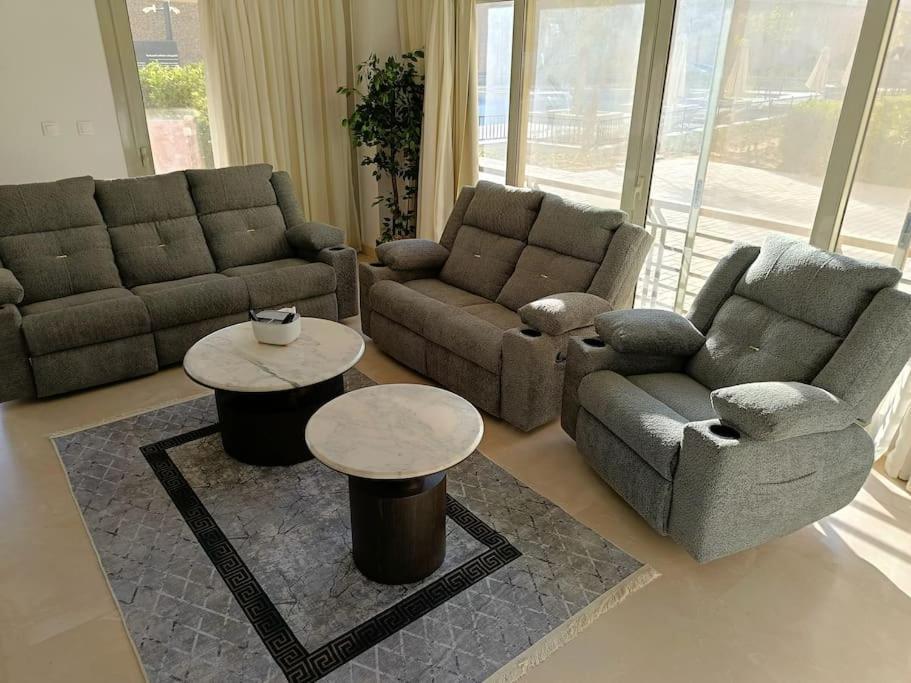 Carrara White 3br W/garden View And Pool