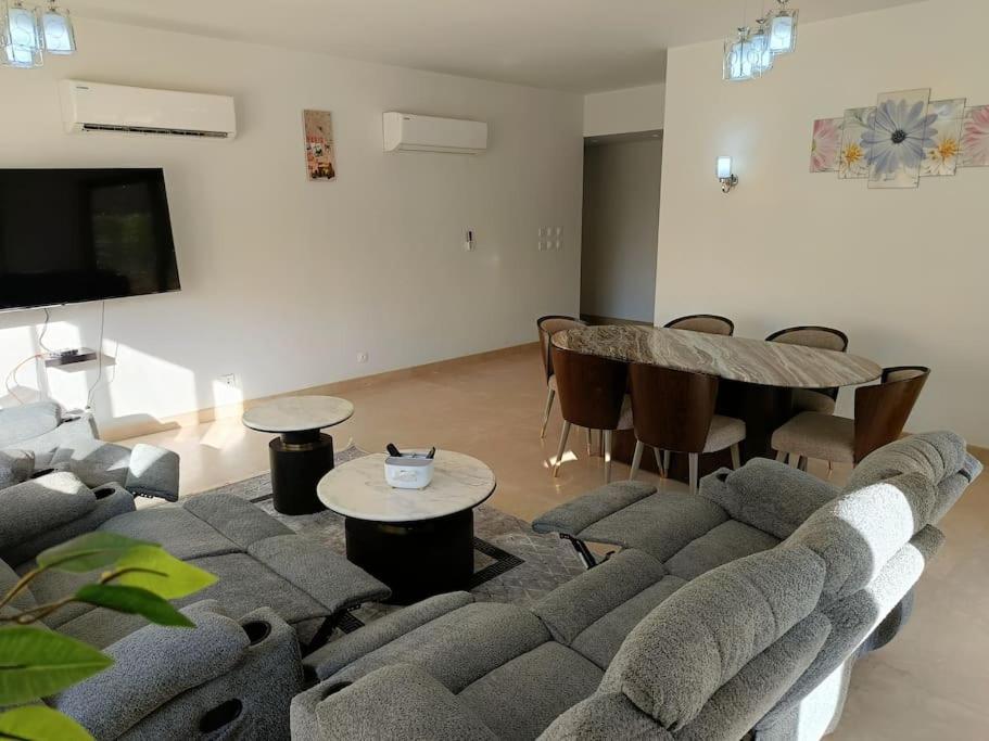 Apartment Carrara White 3br W/garden View And Pool *
