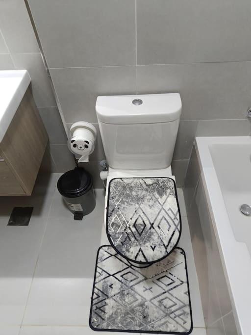 Carrara White 3br W/garden View And Pool Apartment Cairo