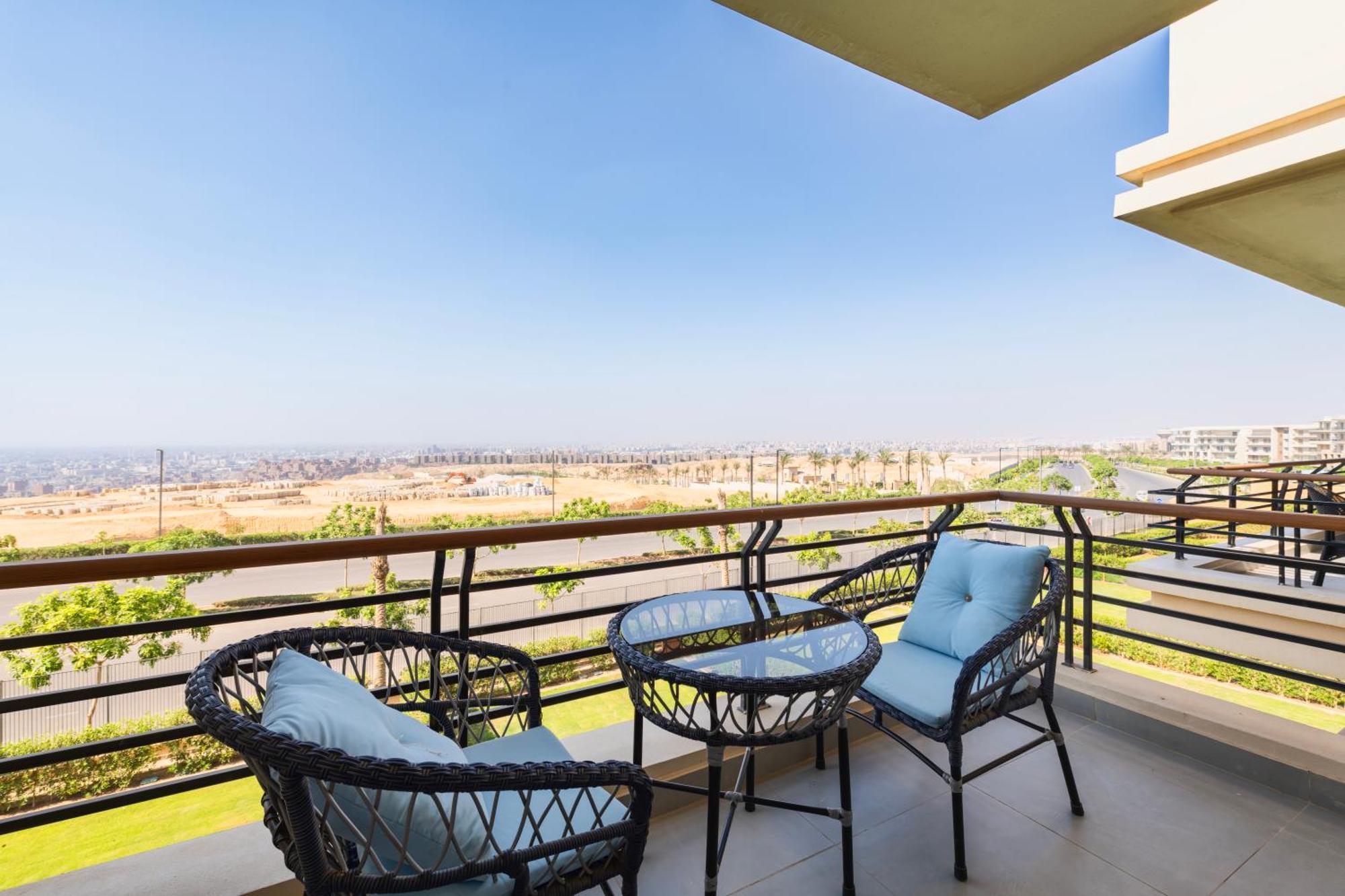 Carrara White 3br W/garden View And Pool