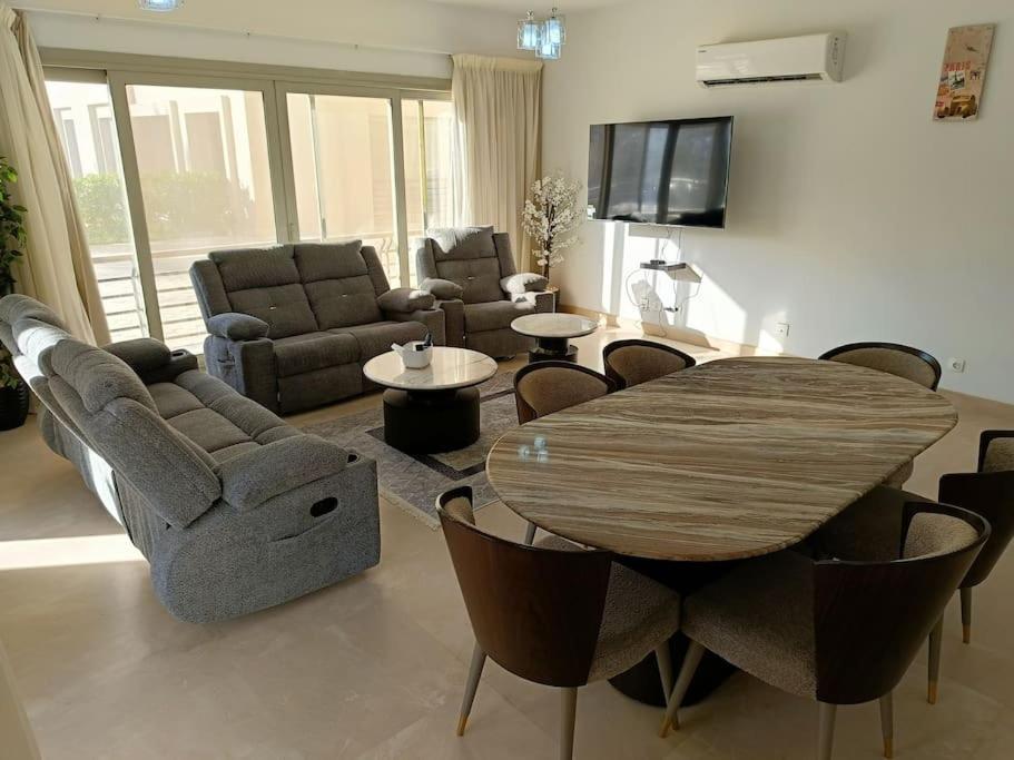 Carrara White 3br W/garden View And Pool * Cairo