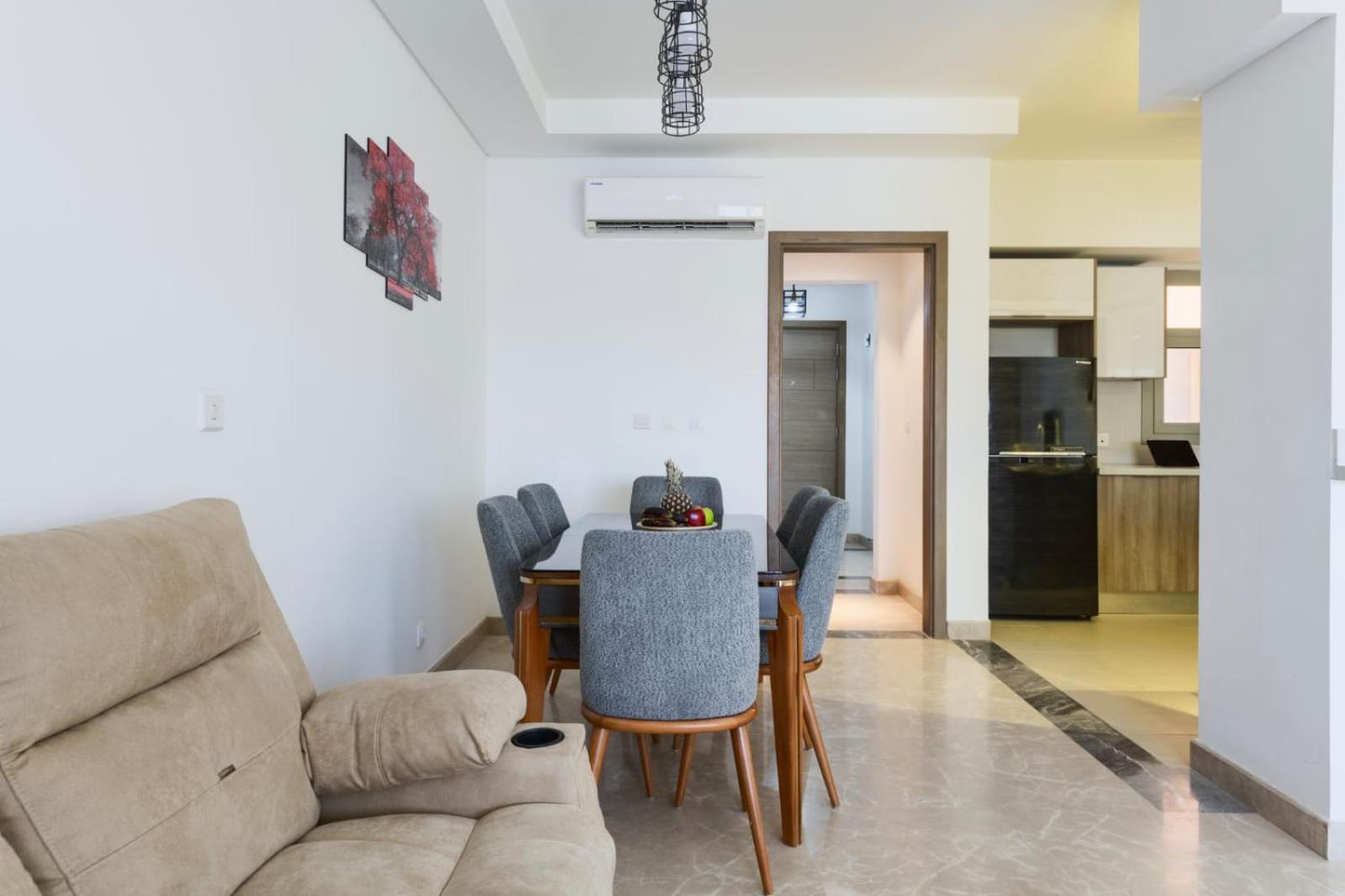 Carrara White 3br W/garden View And Pool Apartment