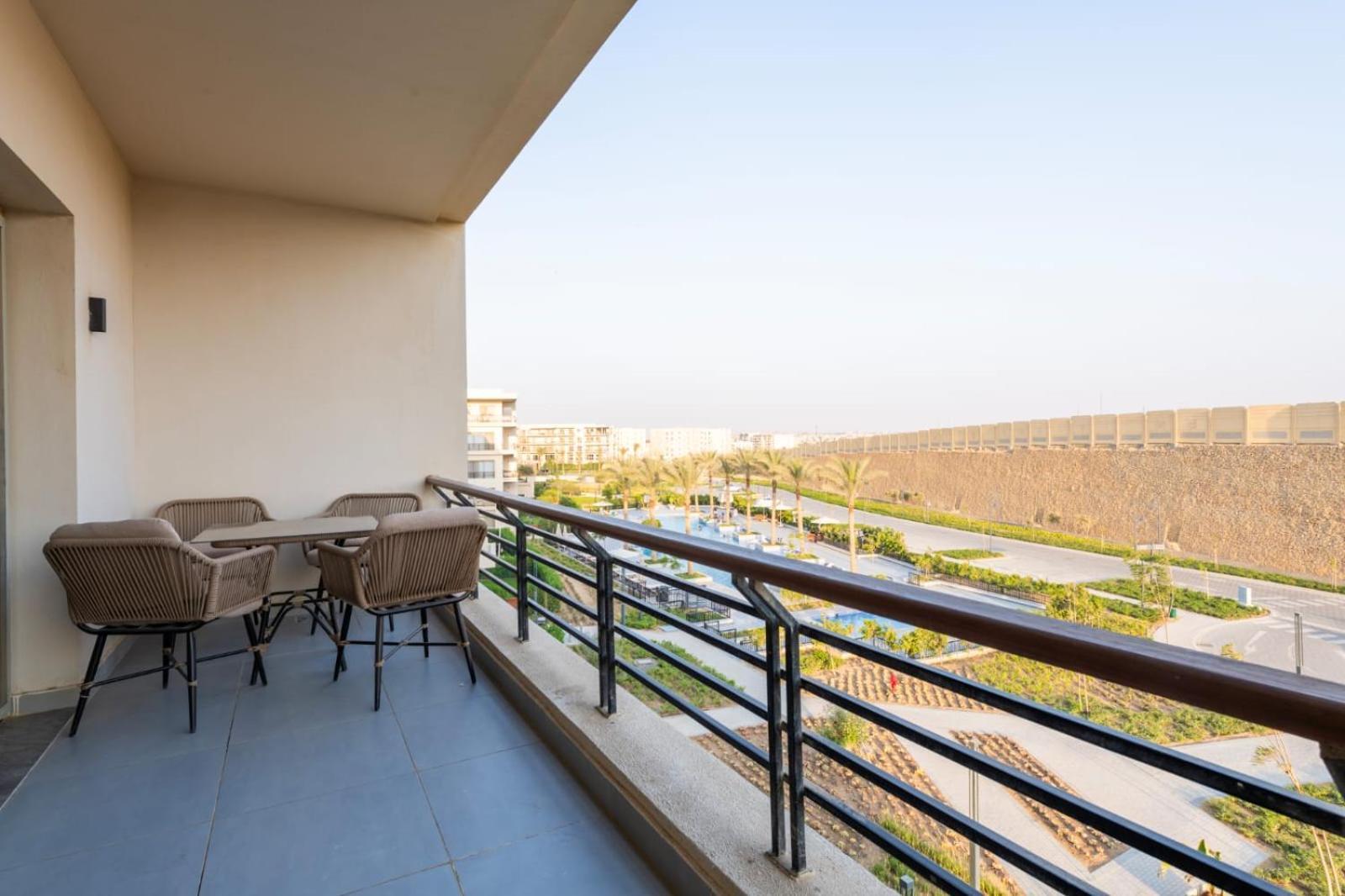 Apartment Carrara White 3br W/garden View And Pool *