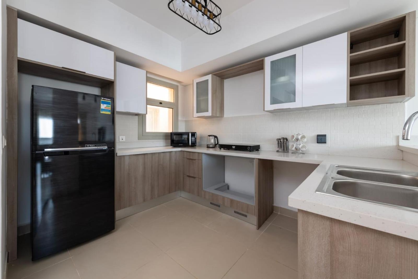 Carrara White 3br W/garden View And Pool Apartment Cairo