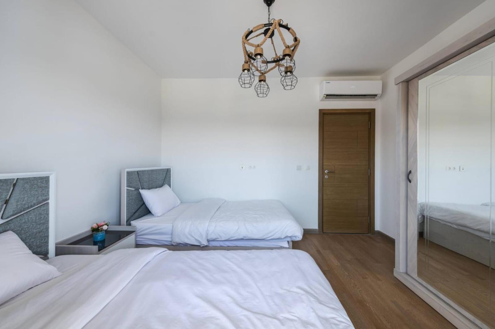 Apartment Carrara White 3br W/garden View And Pool