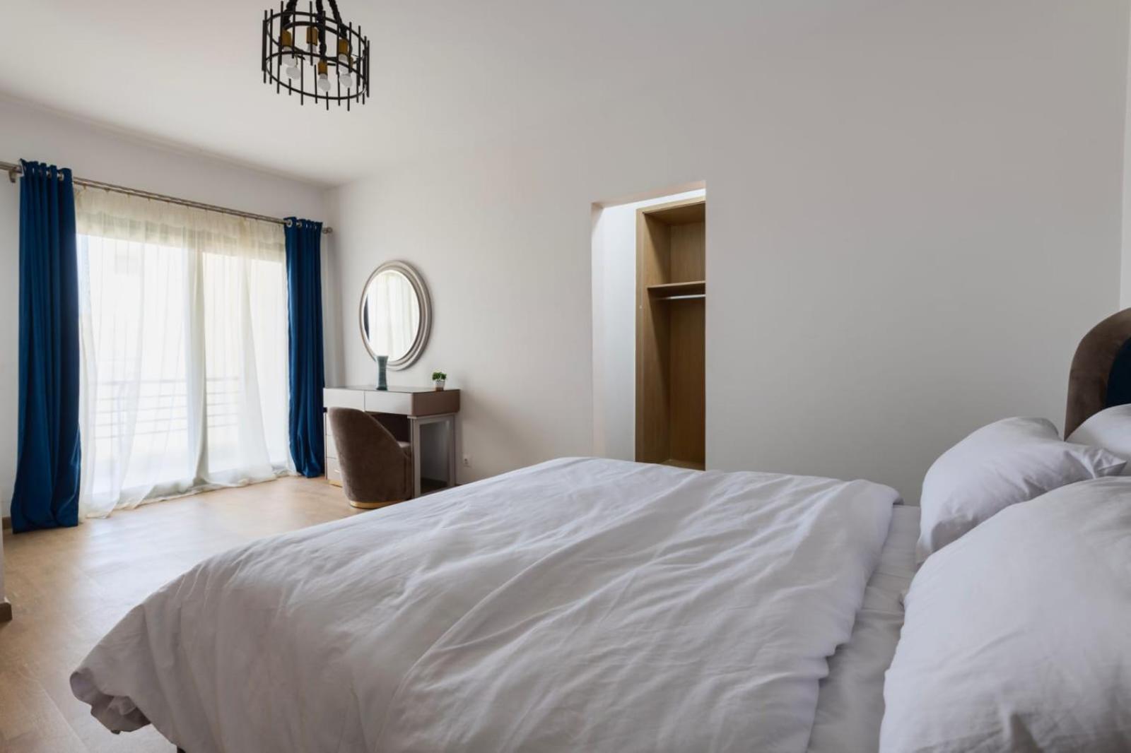 Carrara White 3br W/garden View And Pool Apartment *