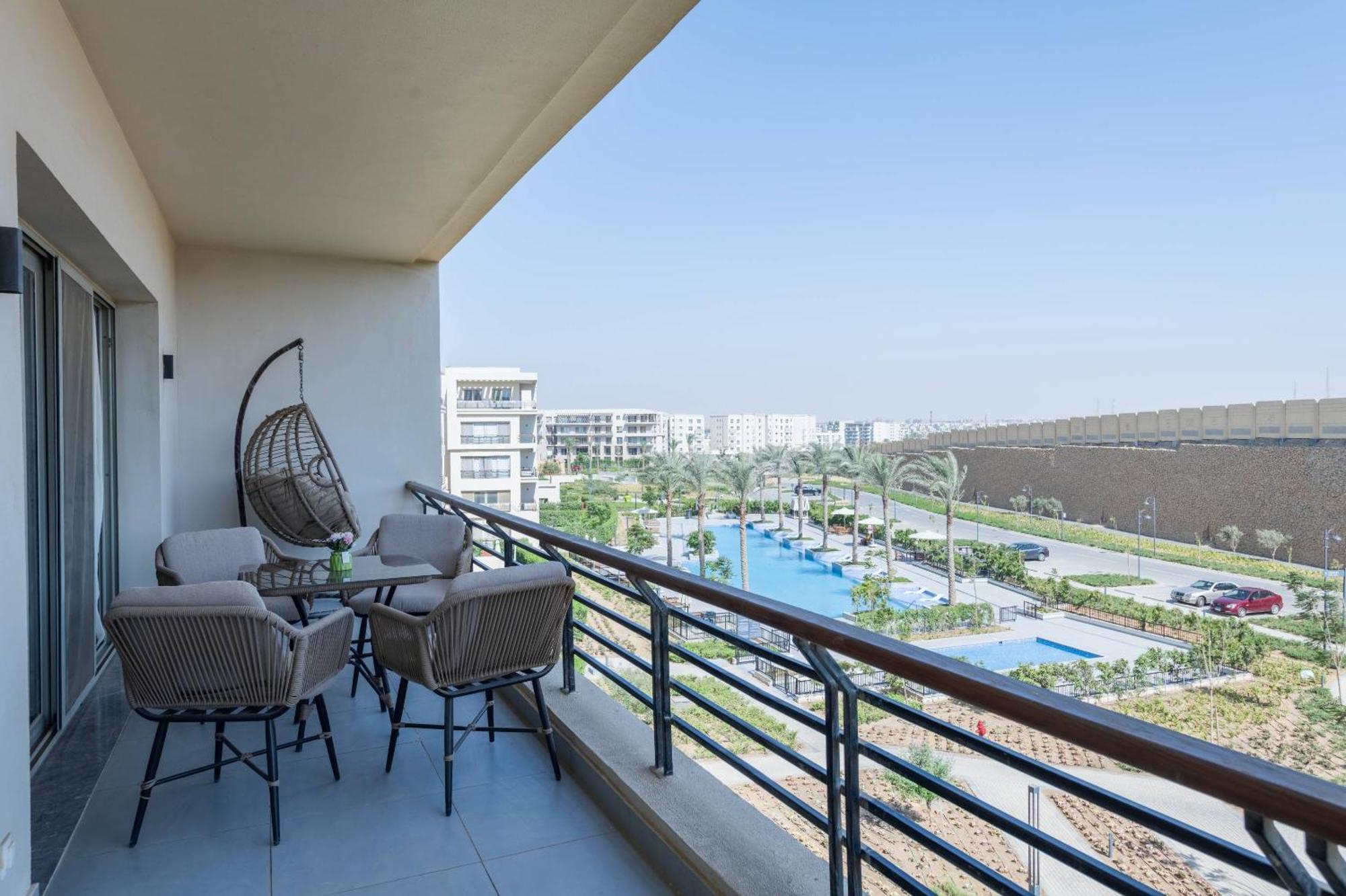 Apartment Carrara White 3br W/garden View And Pool *