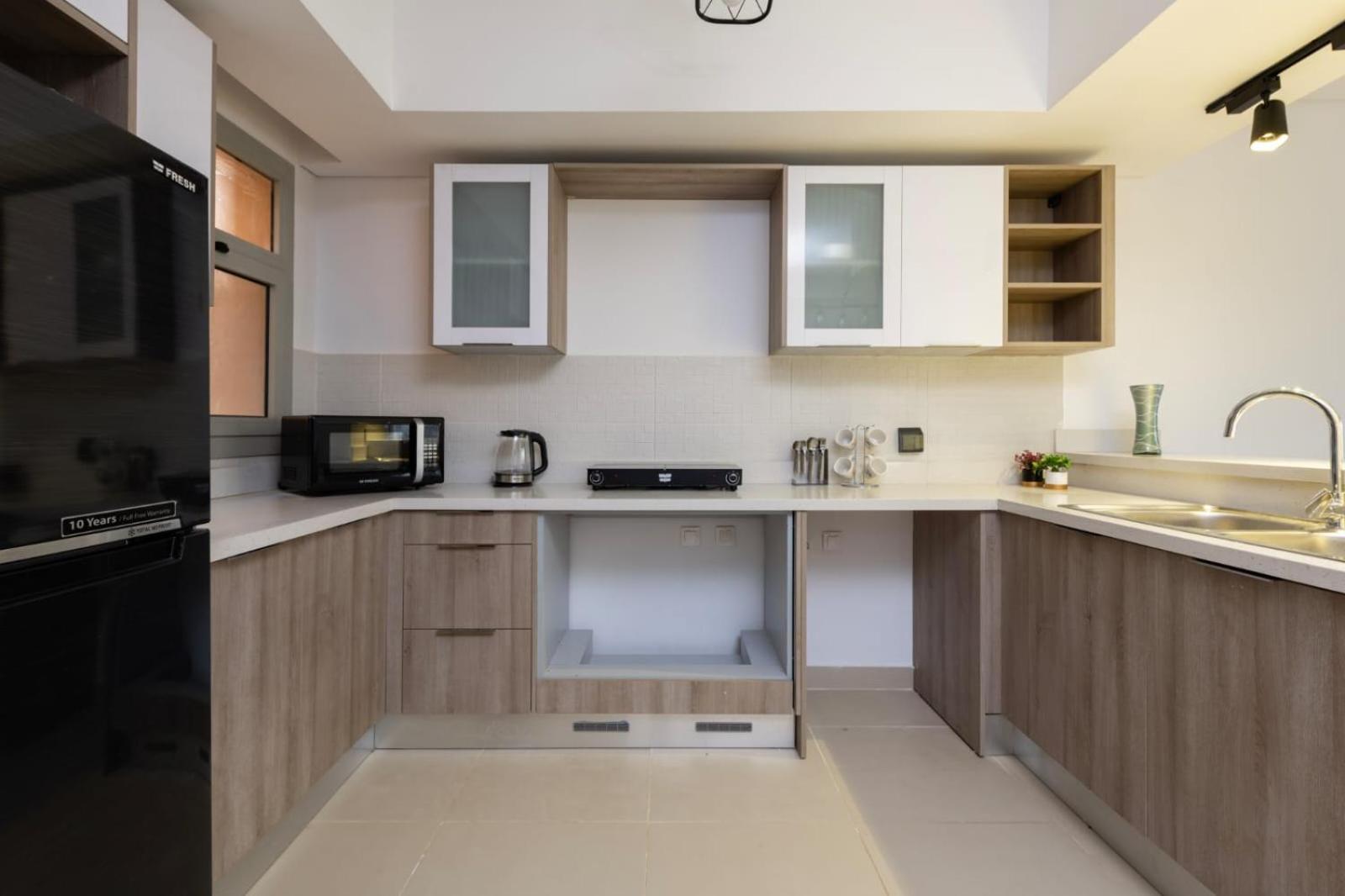 Carrara White 3br W/garden View And Pool *