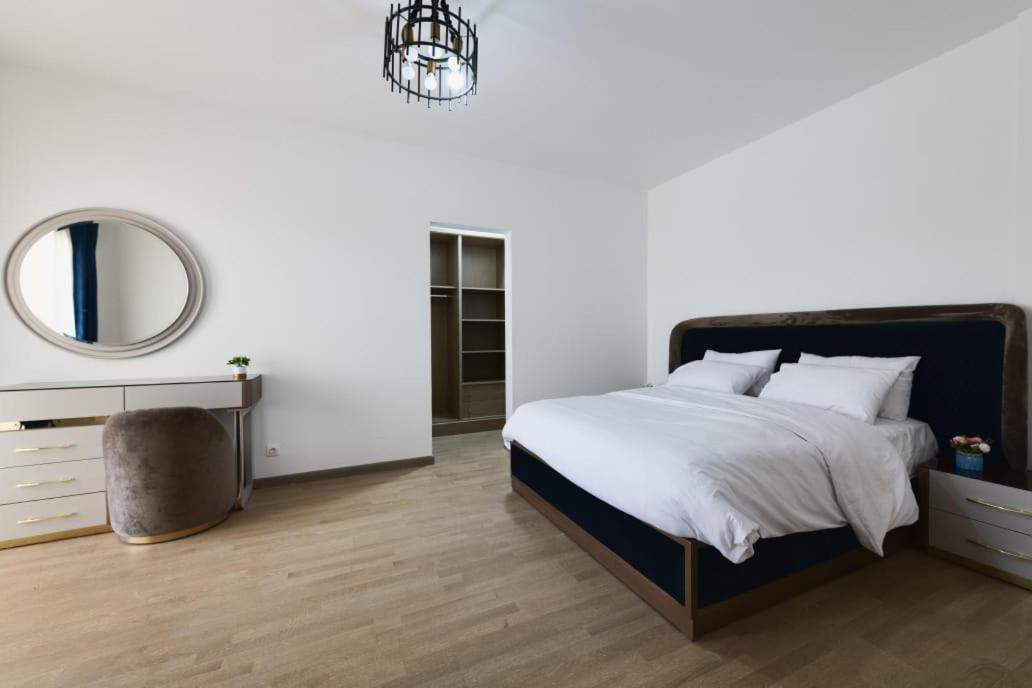 Apartment Carrara White 3br W/garden View And Pool Cairo