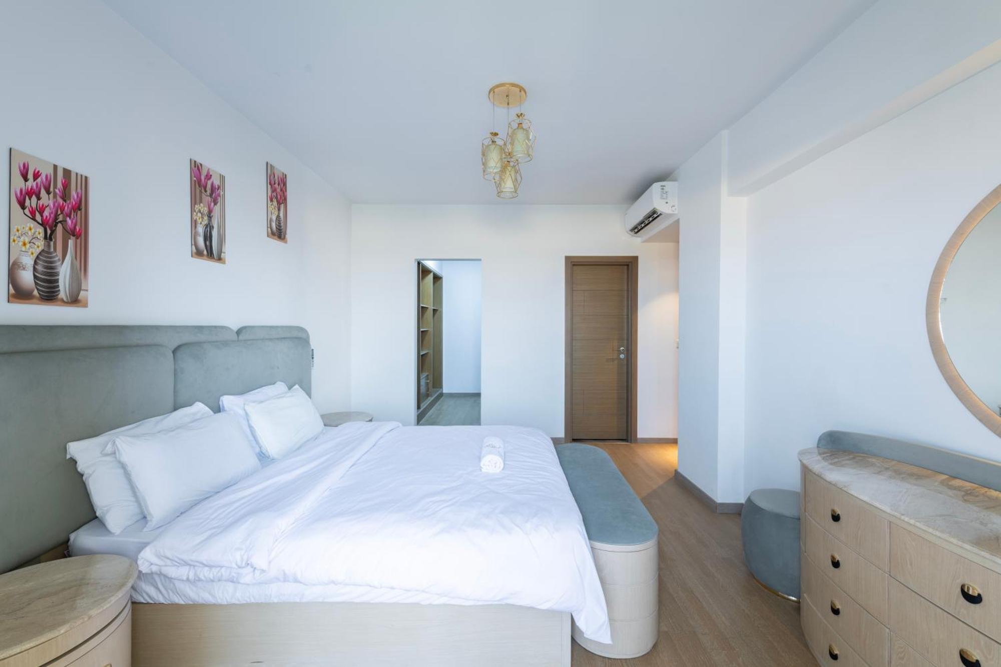 Carrara White 3br W/garden View And Pool Cairo