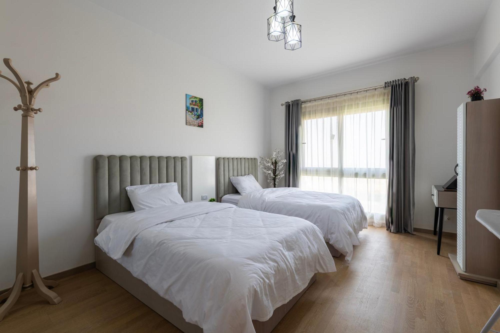 Carrara White 3br W/garden View And Pool * Cairo