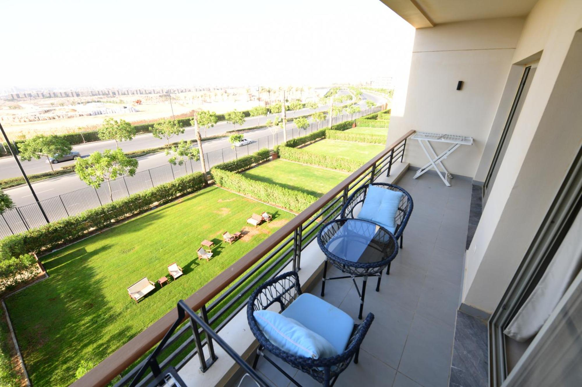Apartment Carrara White 3br W/garden View And Pool *