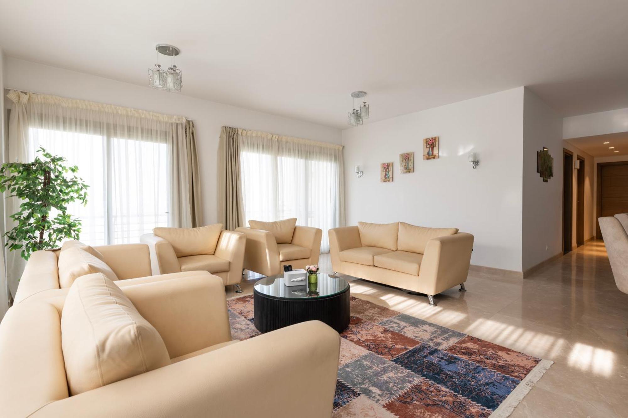 Carrara White 3br W/garden View And Pool Cairo
