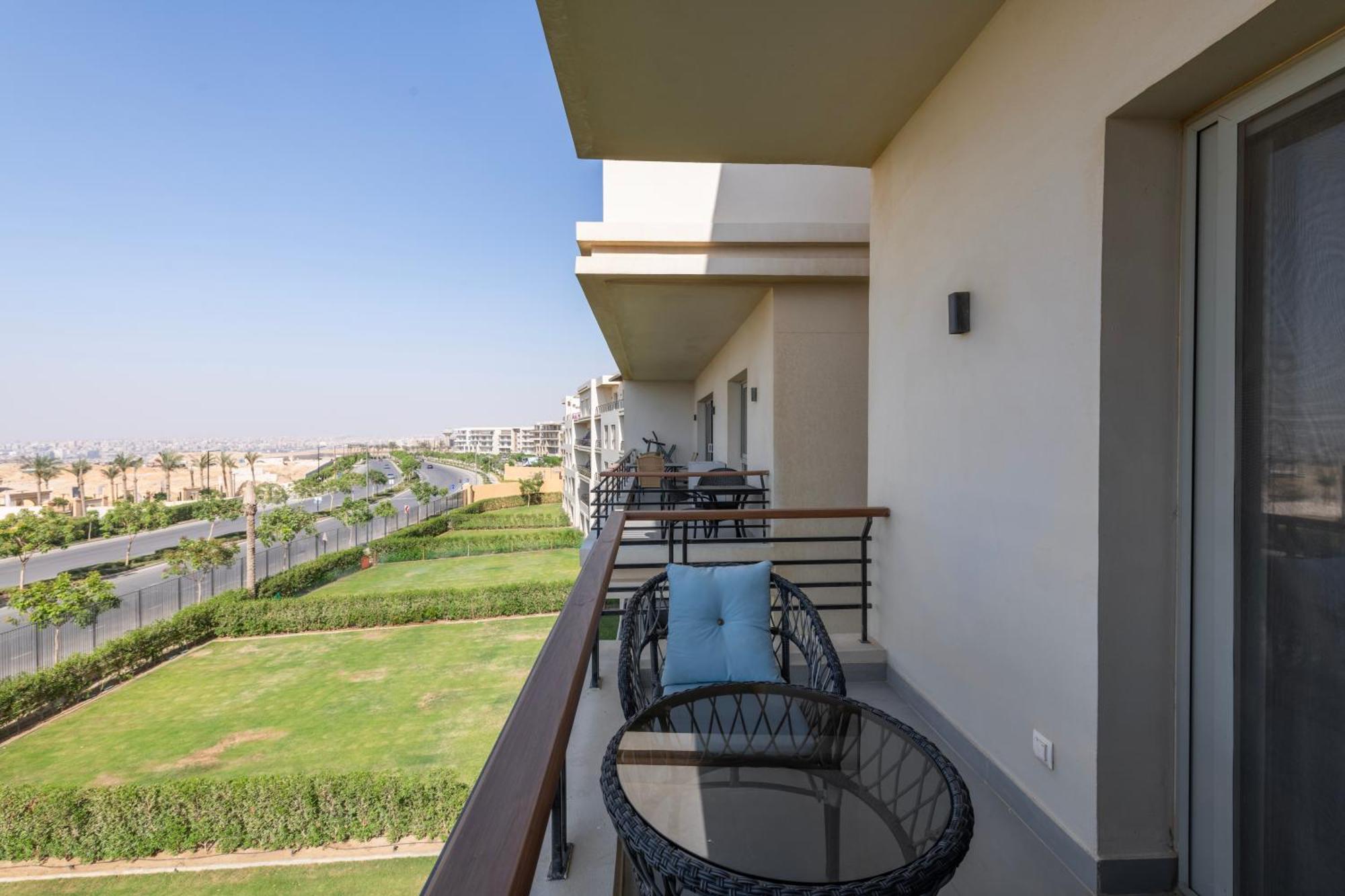 Carrara White 3br W/garden View And Pool * Cairo