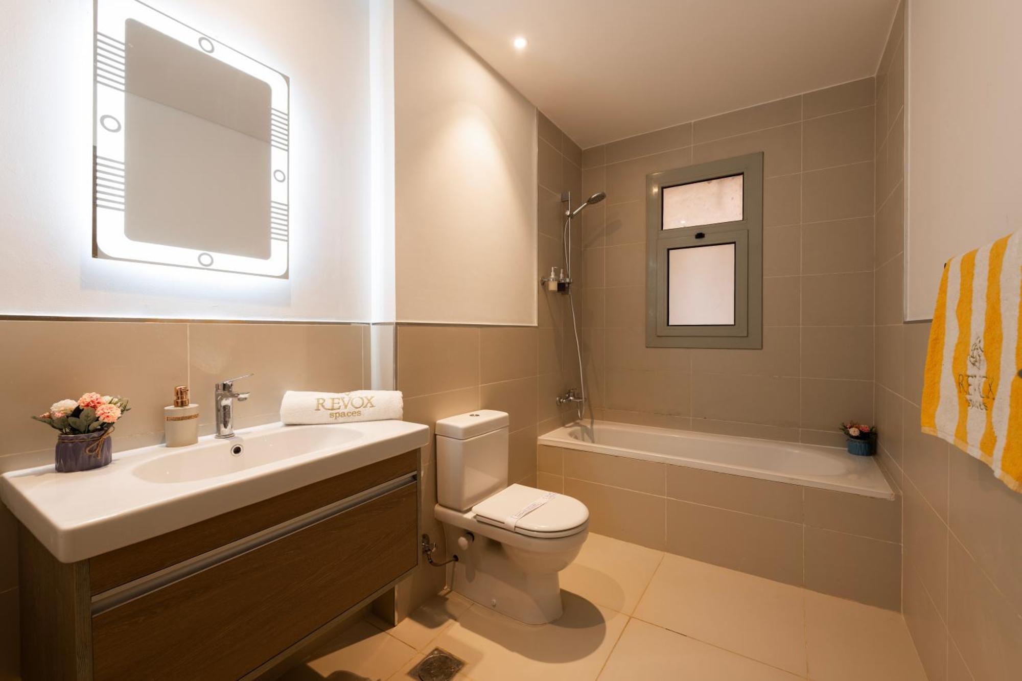 Apartment Carrara White 3br W/garden View And Pool