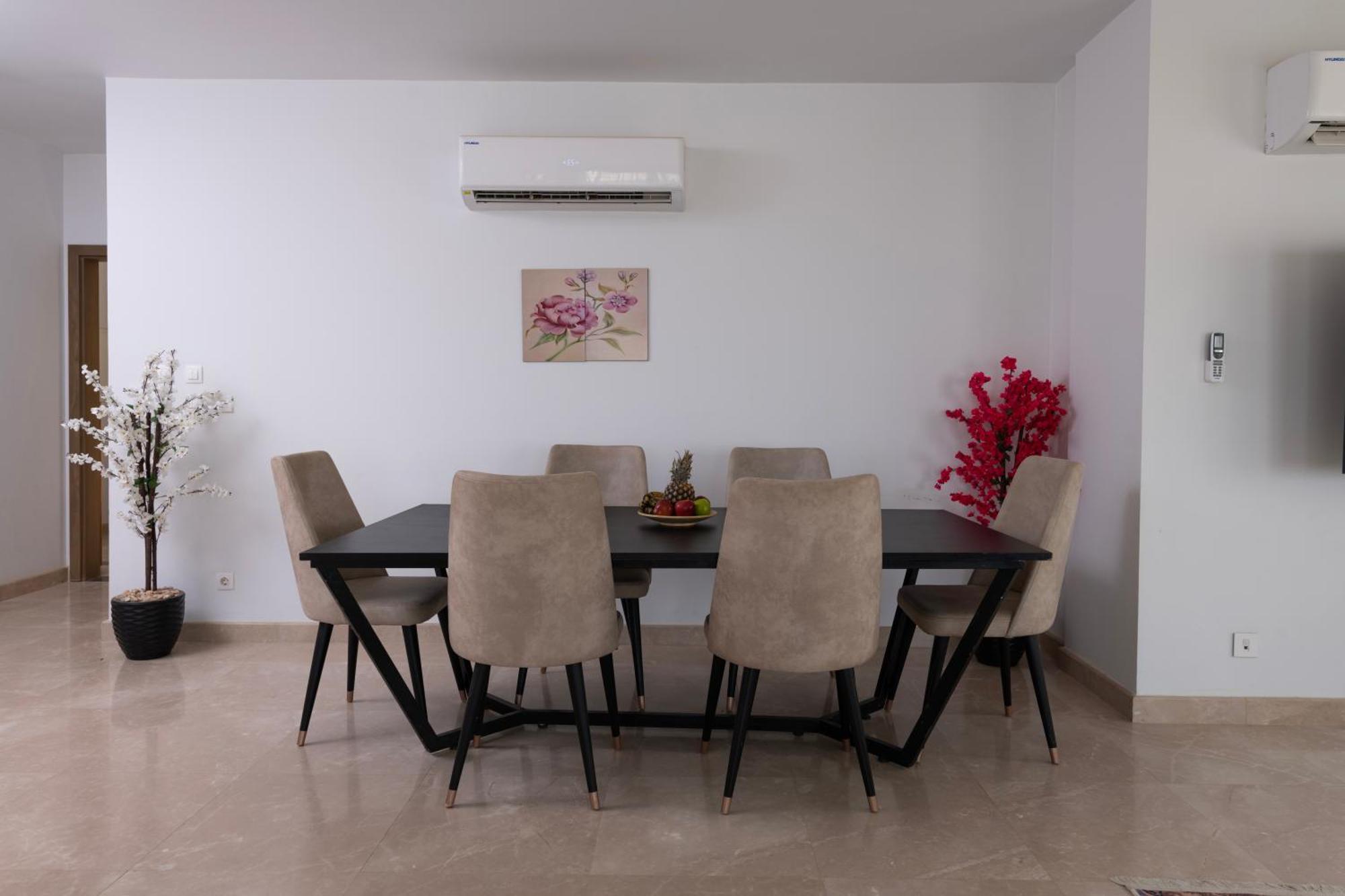 Carrara White 3br W/garden View And Pool Apartment Cairo