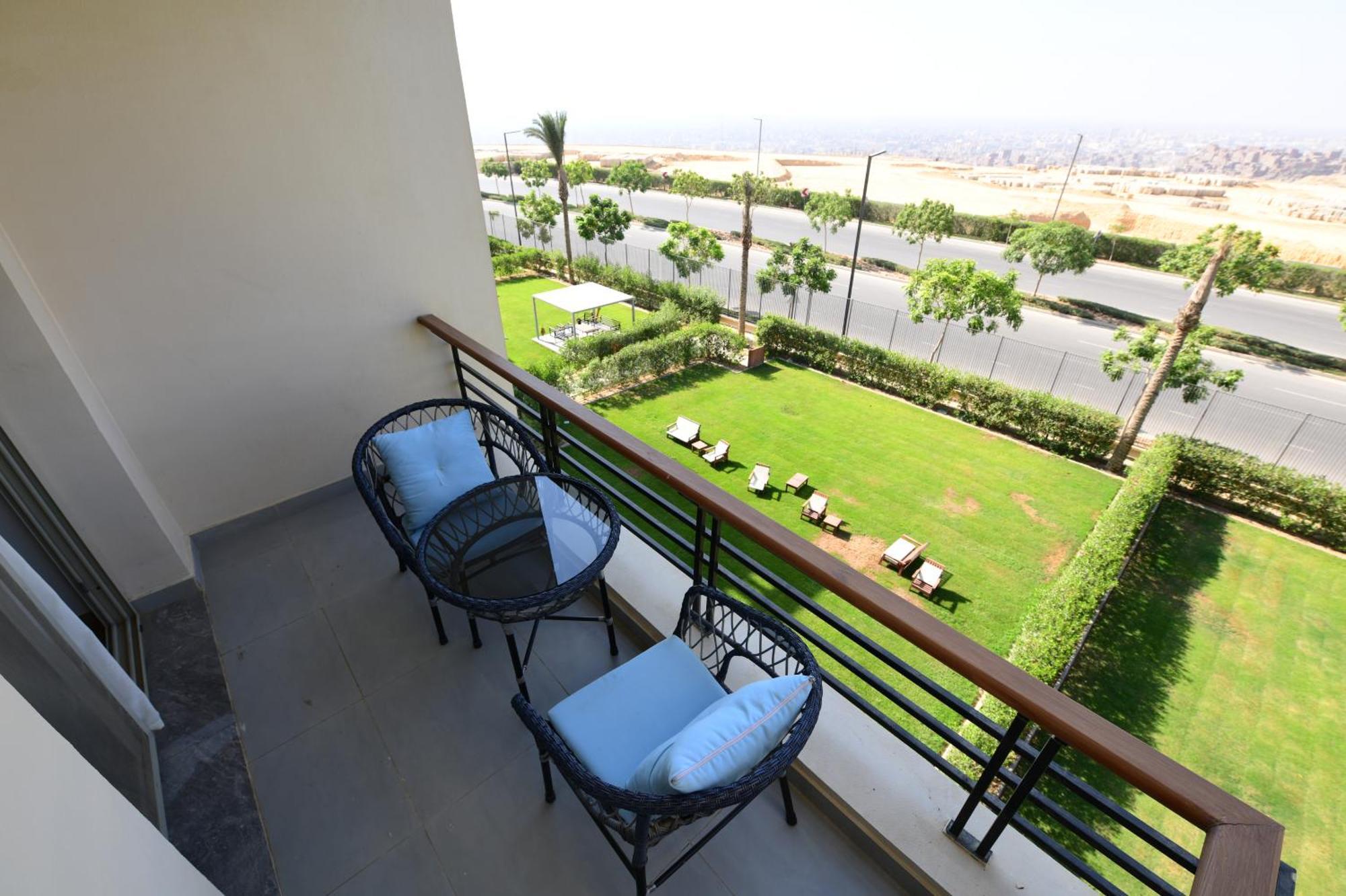 Carrara White 3br W/garden View And Pool Cairo