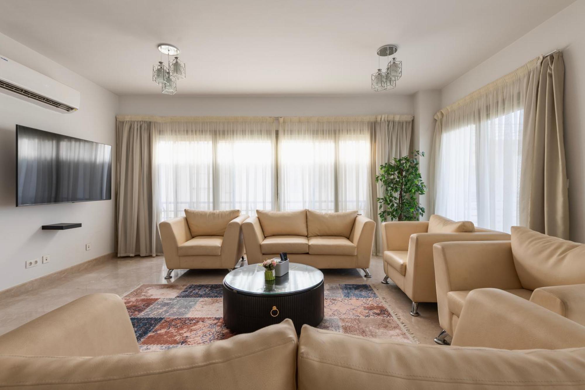 Apartment Carrara White 3br W/garden View And Pool *